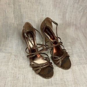 Gianni Bini bronze copper snakeskin pattern strap sandal heels size 7.5